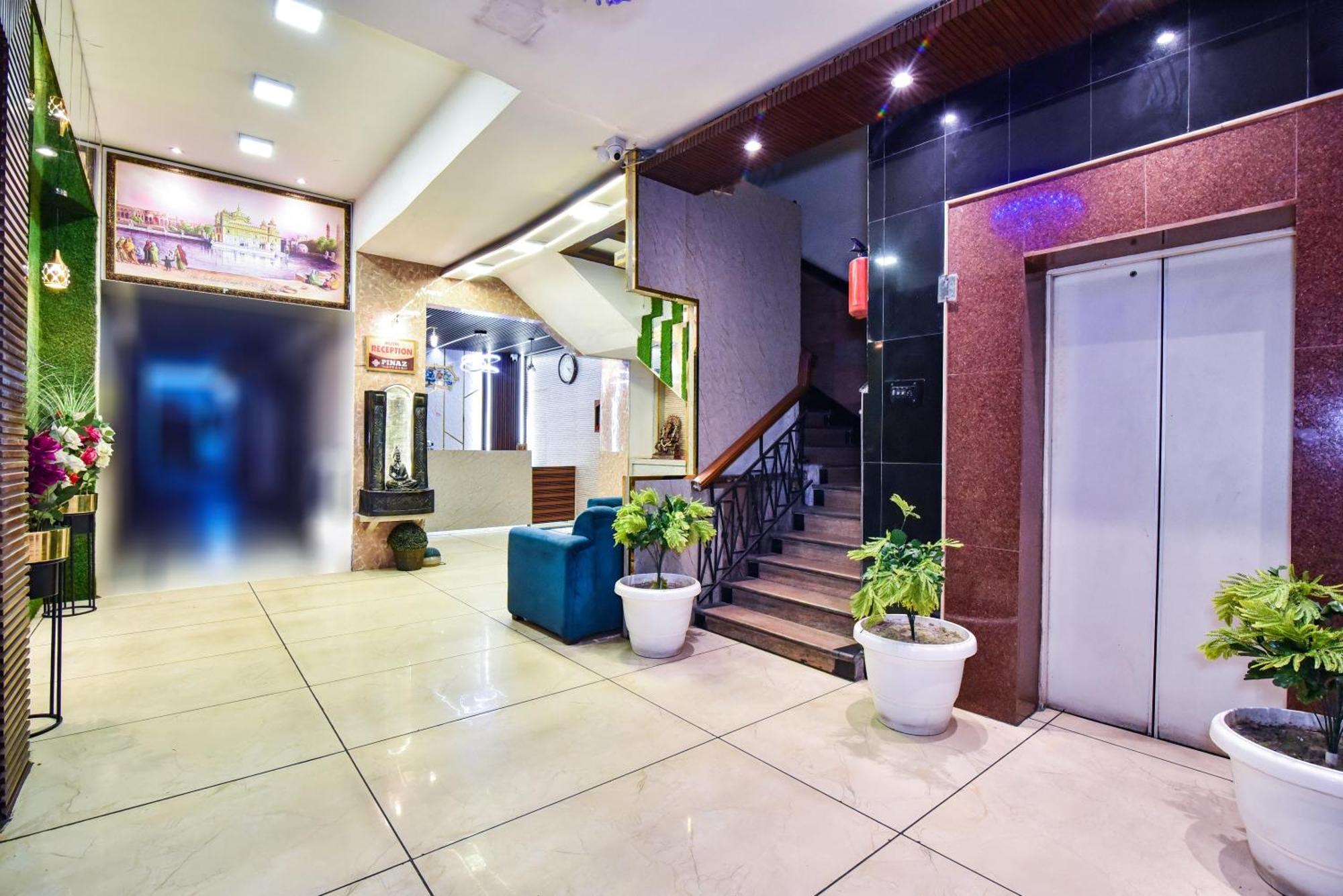 Pinaz Royale Hotel Amritsar Exterior photo