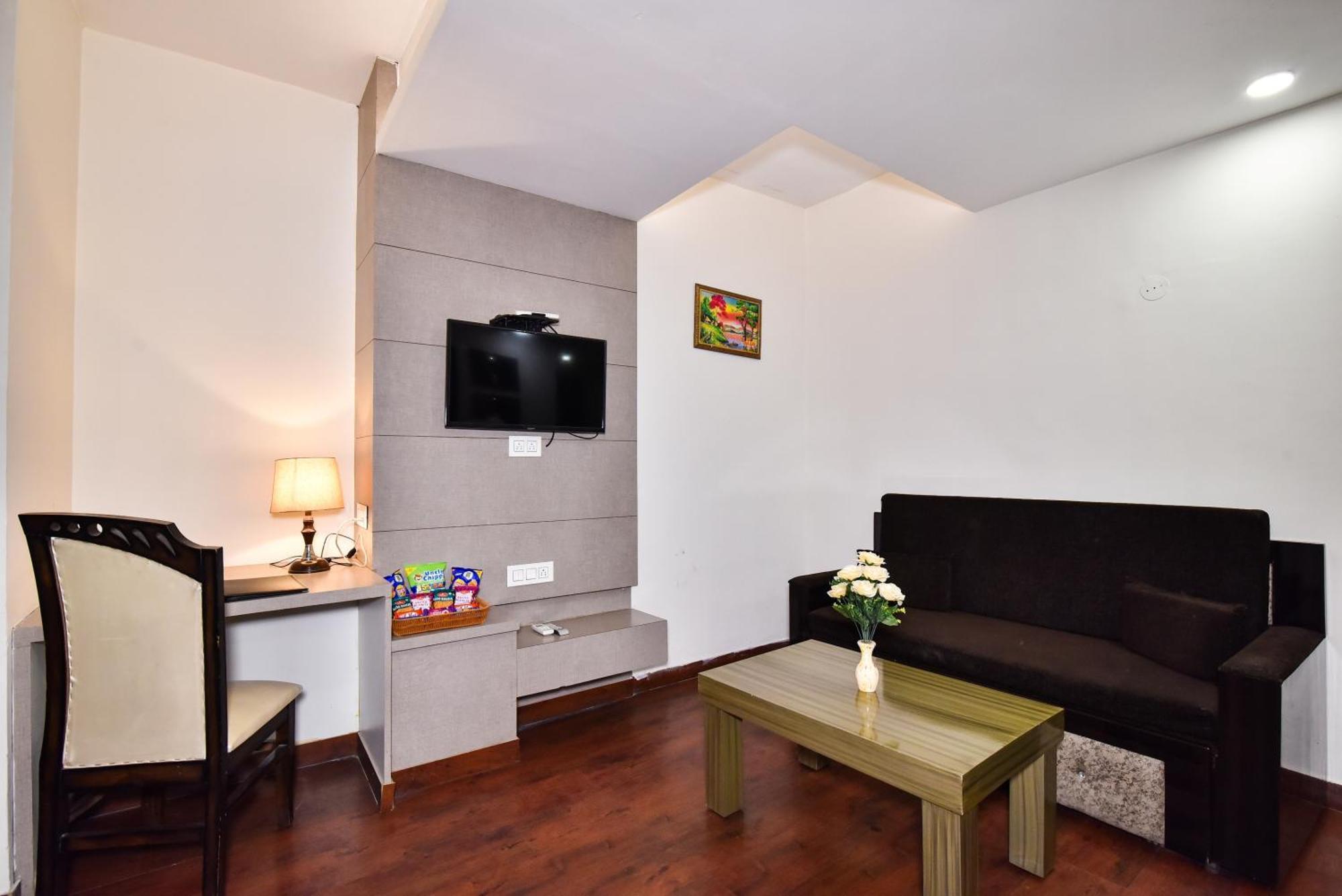 Pinaz Royale Hotel Amritsar Exterior photo