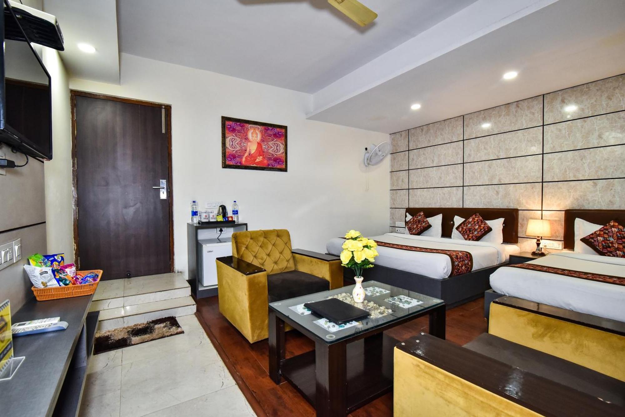 Pinaz Royale Hotel Amritsar Exterior photo