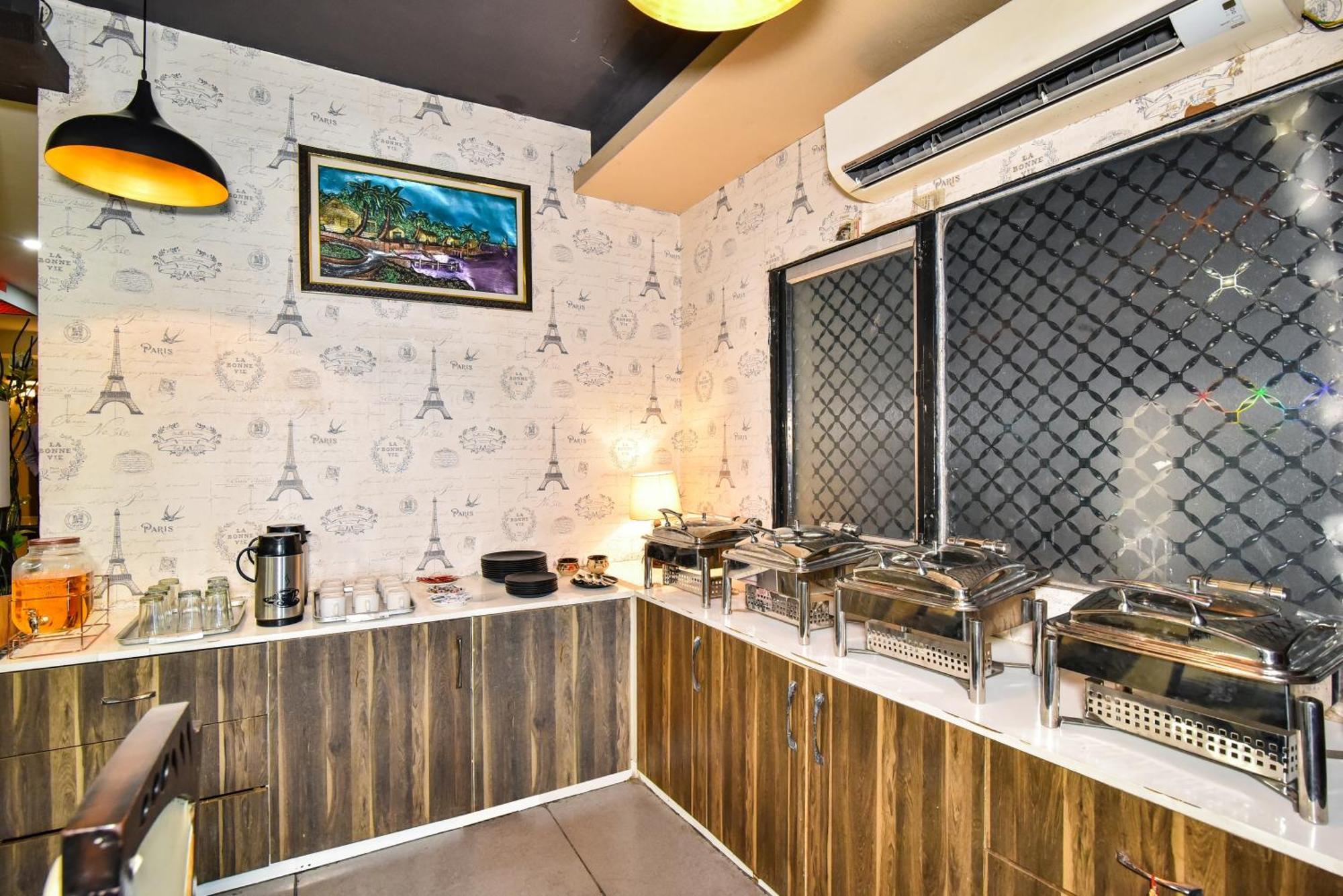 Pinaz Royale Hotel Amritsar Exterior photo